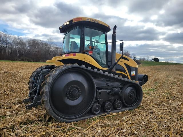 Image of Challenger MT765B equipment image 2