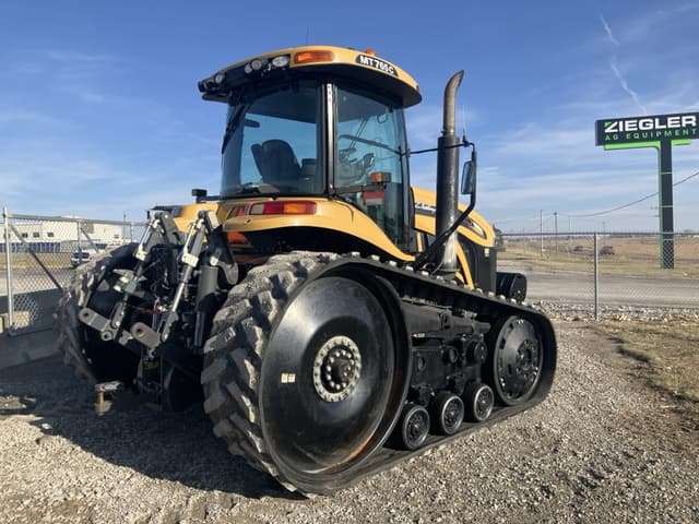 Image of Challenger MT765C equipment image 3