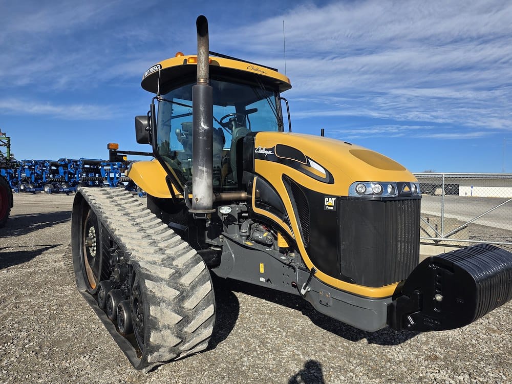 2011 Challenger MT765C Equipment Image0