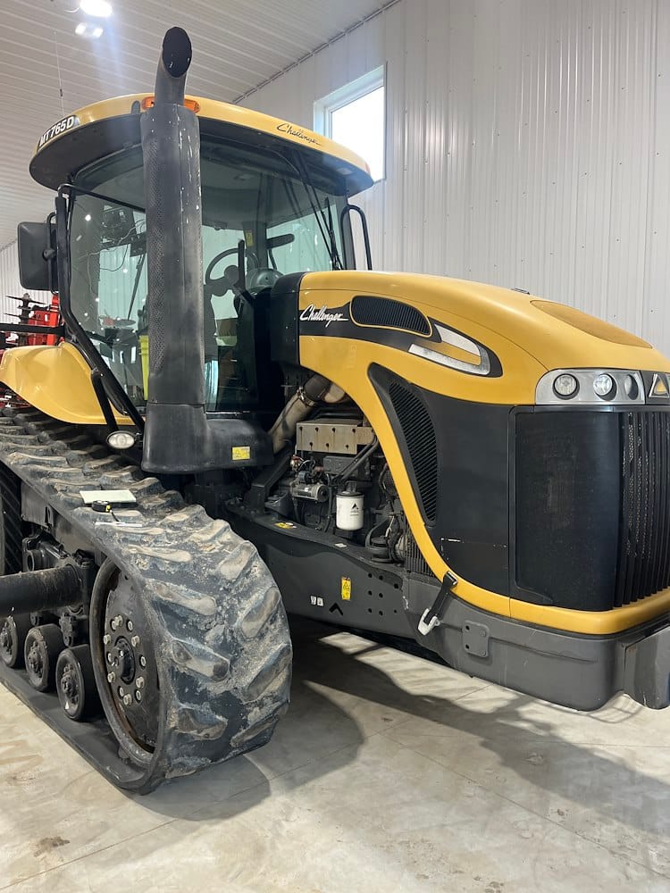 2013 Challenger MT765D Equipment Image0