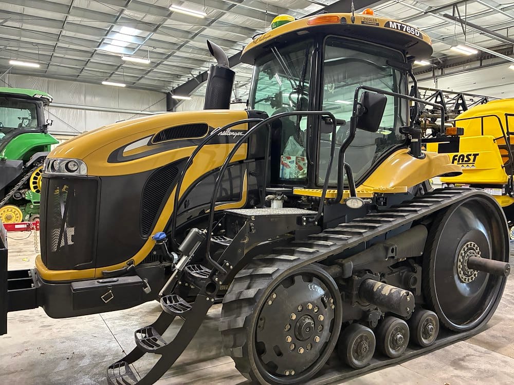 2013 Challenger MT765D Equipment Image0
