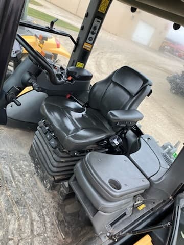 Image of Challenger MT765E equipment image 4