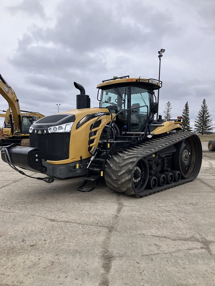 2016 Challenger MT865E Equipment Image0