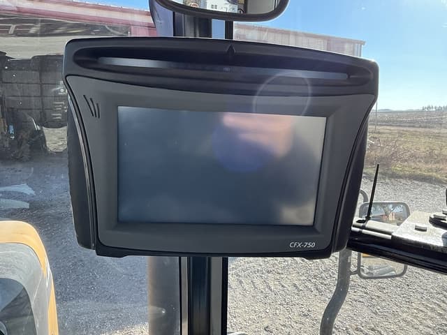 Image of Challenger MT875C equipment image 2