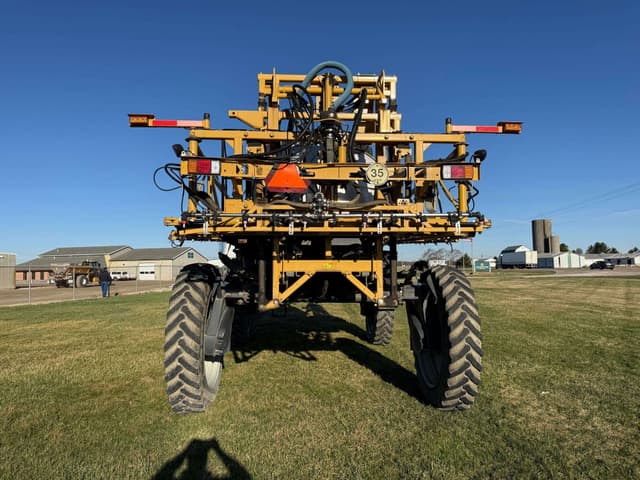 Image of RoGator RG1100B equipment image 3