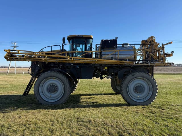 Image of RoGator RG1100B equipment image 1