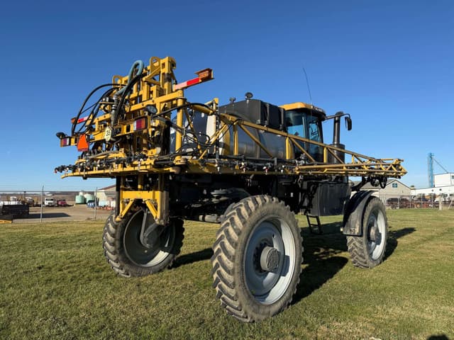 Image of RoGator RG1100B equipment image 4