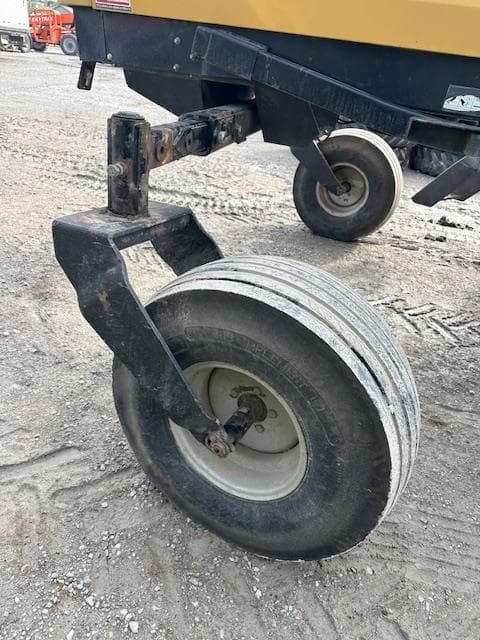 Image of Challenger SP185B equipment image 4