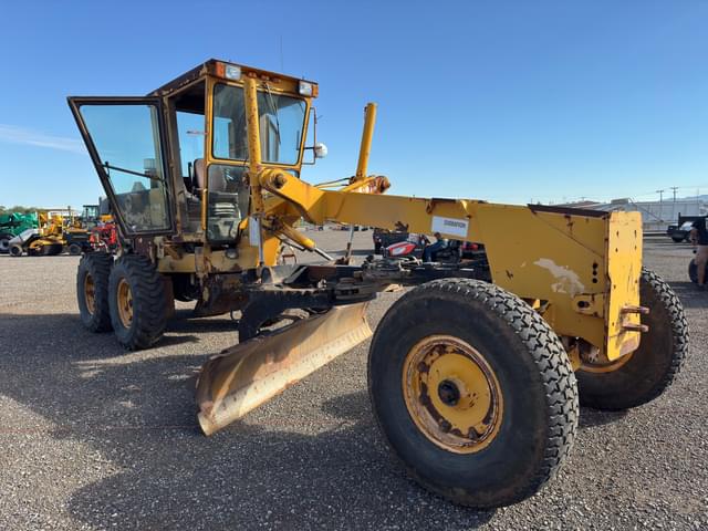 Image of Champion 710 equipment image 3