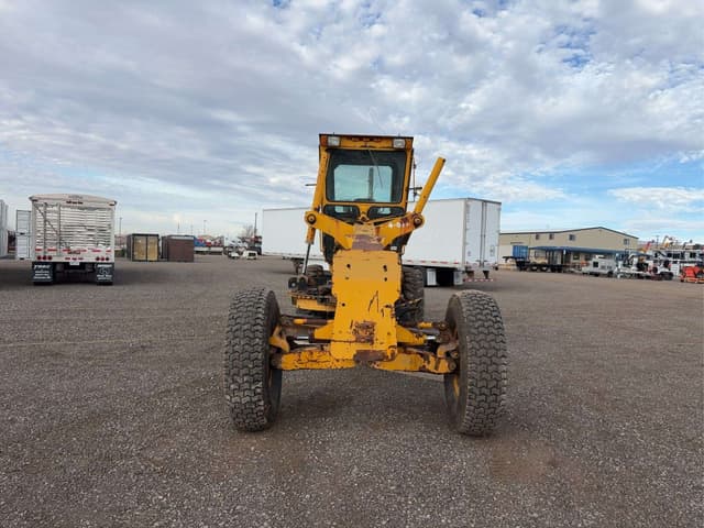 Image of Champion 710 equipment image 1