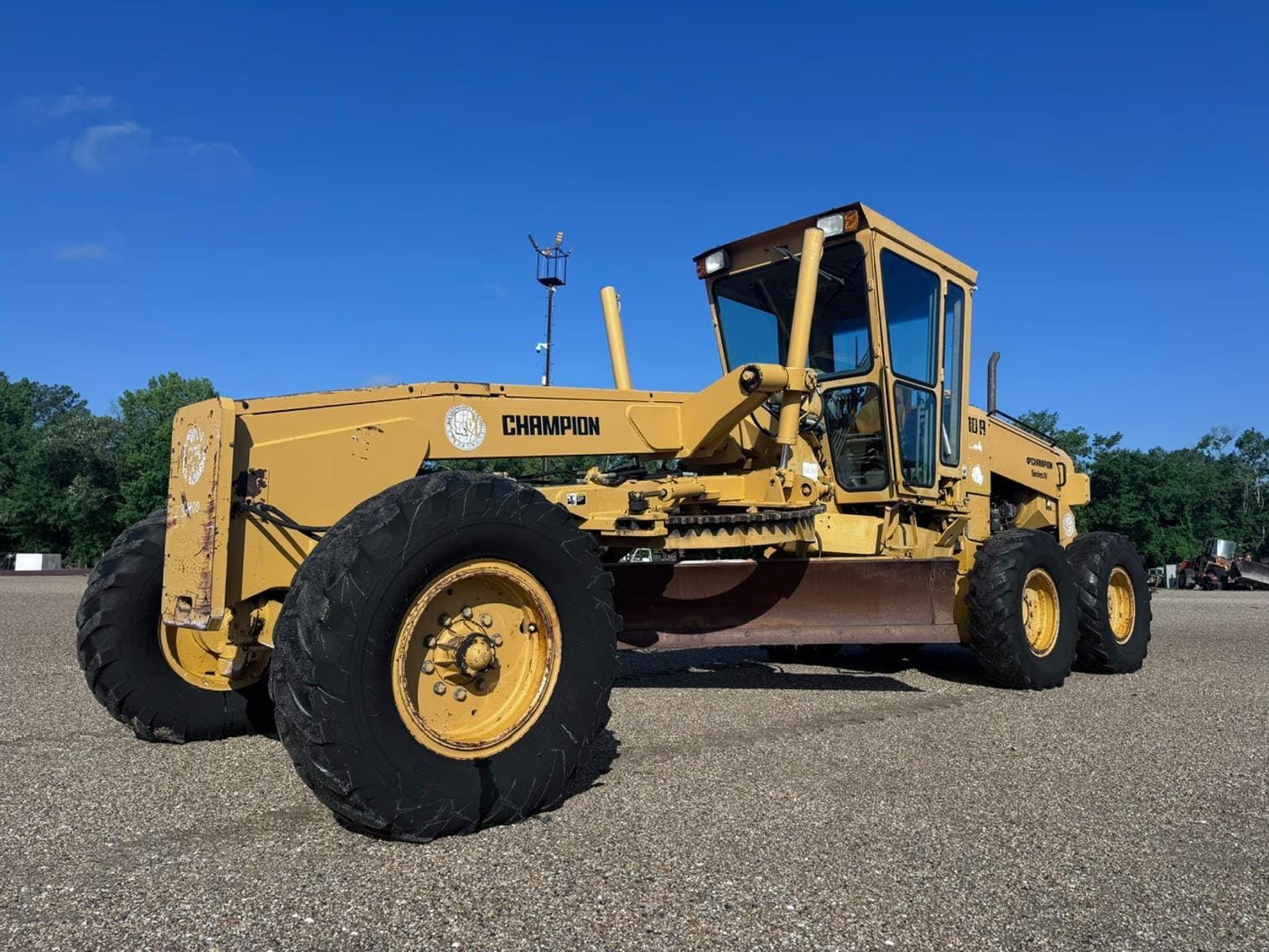 Champion 710A Equipment Image0