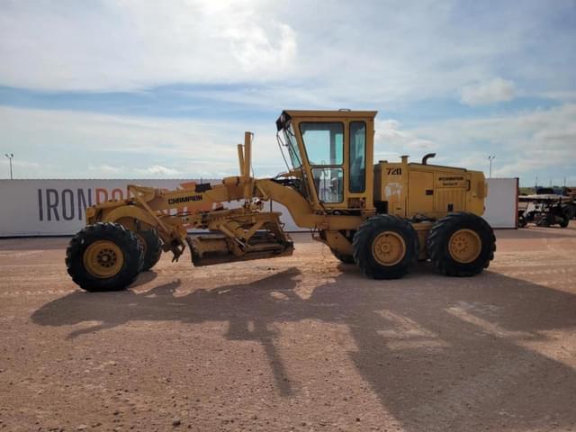Image of Champion 720 equipment image 1