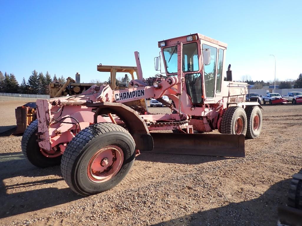 Main image Champion 720A