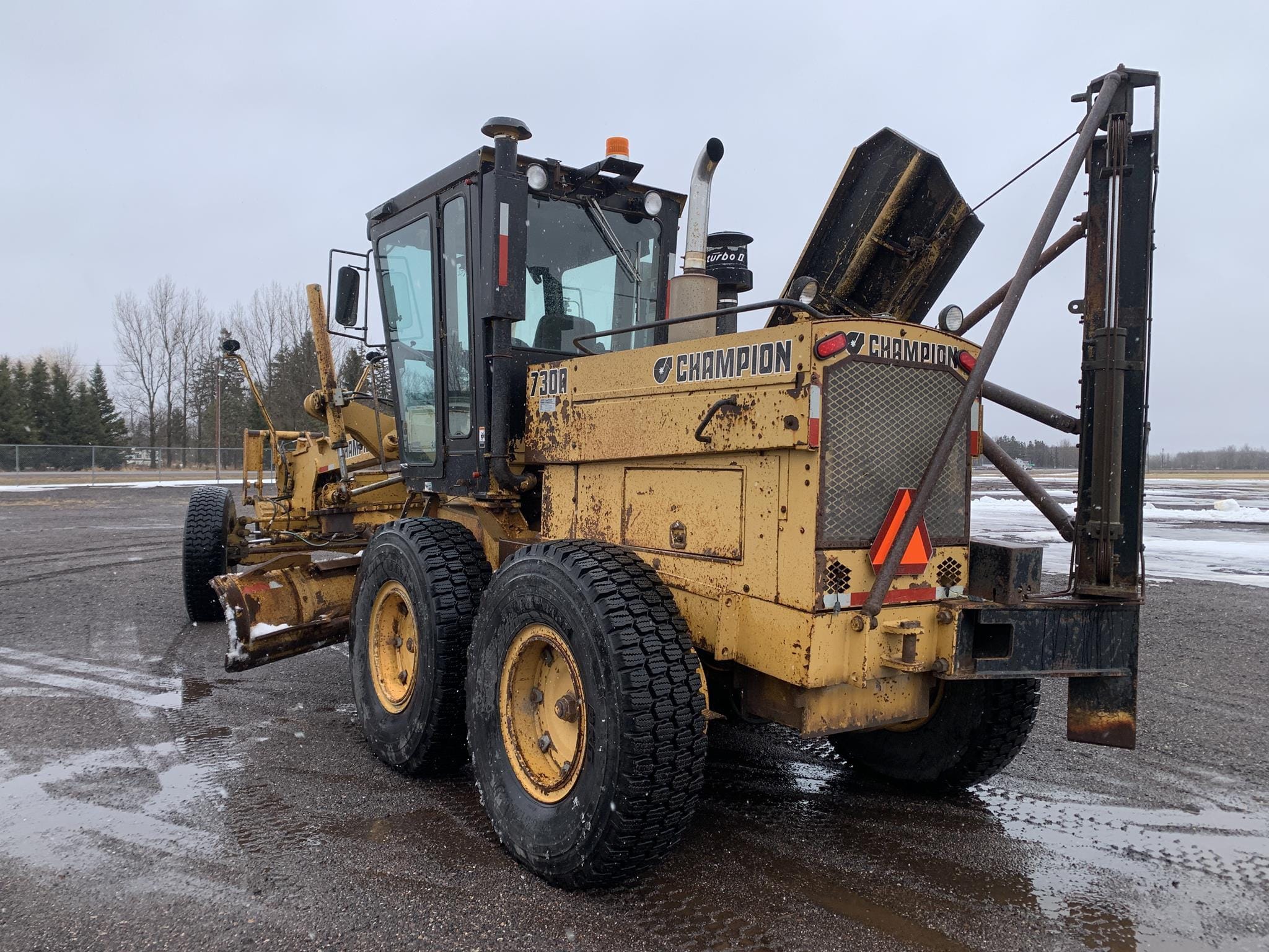 Champion 730A Equipment Image0