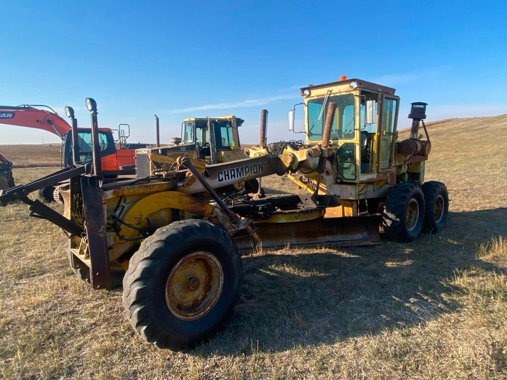 Main image Champion 740