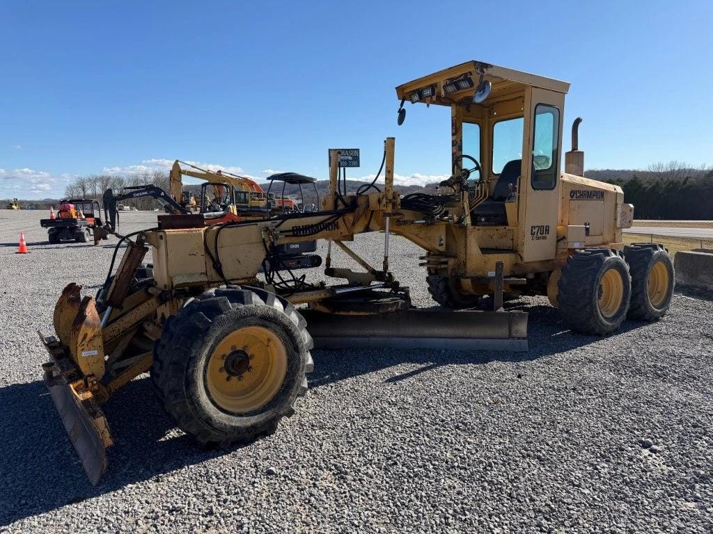 Champion C70A Equipment Image0