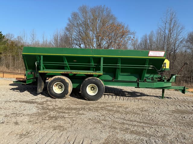 Image of Chandler Litter Spreader equipment image 3