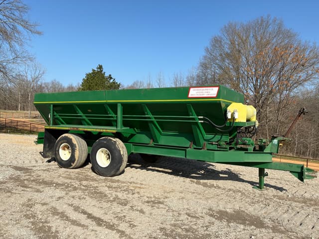 Image of Chandler Litter Spreader equipment image 2