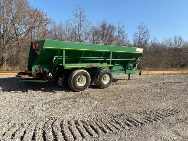 Image of Chandler Litter Spreader equipment image 4