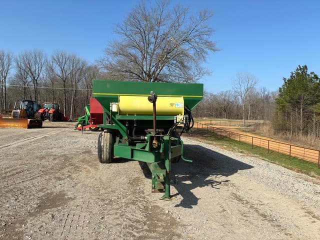 Image of Chandler Litter Spreader equipment image 1