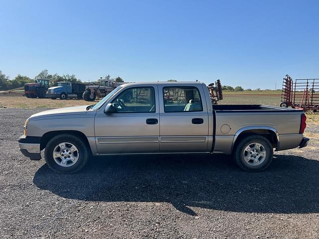 Image of Chevrolet 1500 equipment image 1