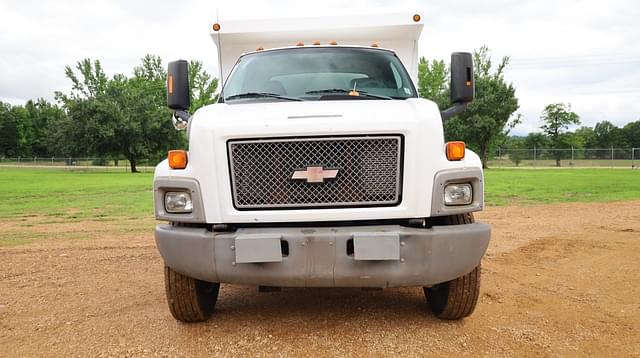 Image of Chevrolet C7500 equipment image 1