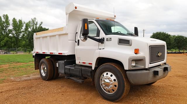 Image of Chevrolet C7500 equipment image 2
