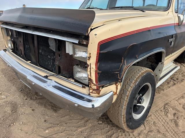 Image of Chevrolet Silverado equipment image 1