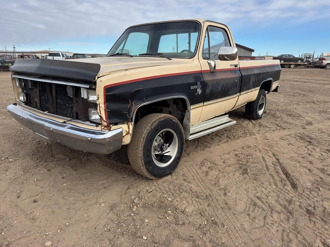 Image of Chevrolet Silverado Primary image