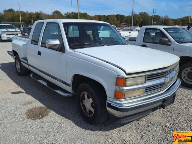Image of Chevrolet 1500 equipment image 1