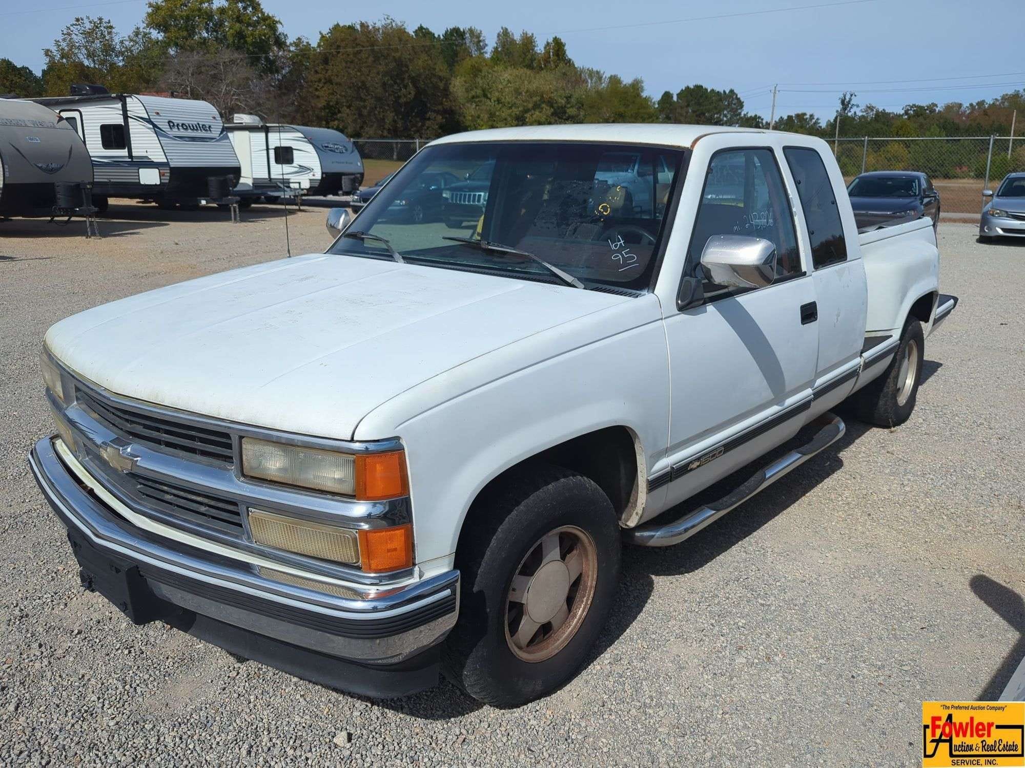 Chevrolet 1500 Equipment Image0