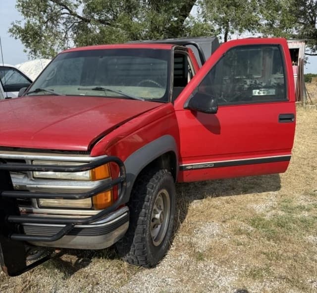 Image of Chevrolet 2500 equipment image 2