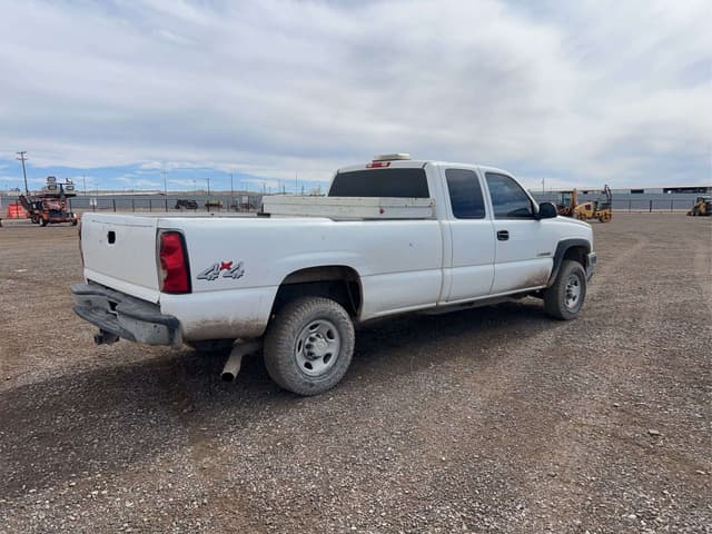 Image of Chevrolet 2500 equipment image 2
