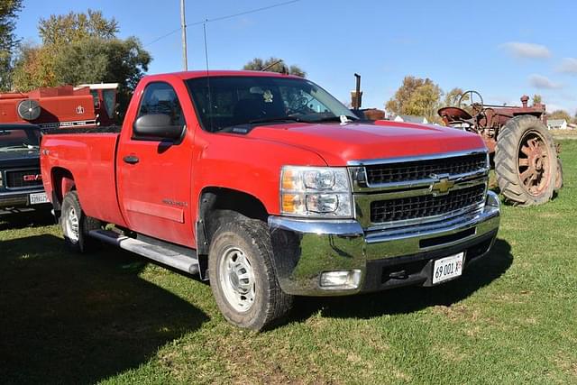 Image of Chevrolet 2500HD equipment image 1