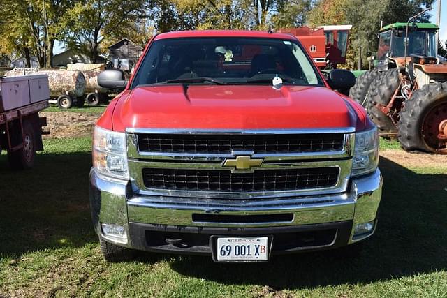 Image of Chevrolet 2500HD equipment image 2