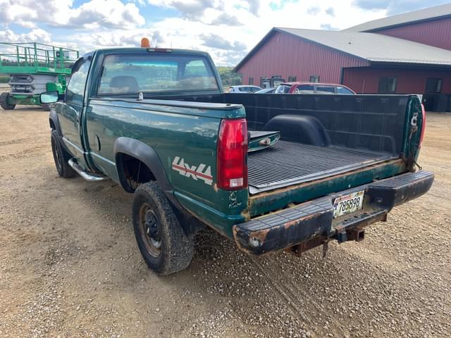 Image of Chevrolet 2500 equipment image 2