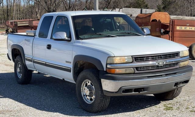 Image of Chevrolet 2500 equipment image 3