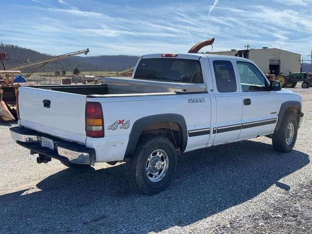 Image of Chevrolet 2500 equipment image 4