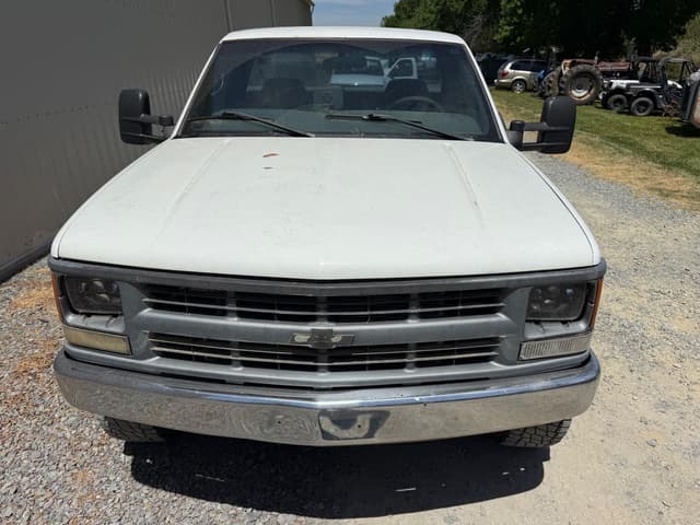 Image of Chevrolet 2500 equipment image 4