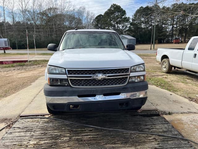 Image of Chevrolet 2500HD equipment image 1