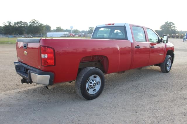 Image of Chevrolet 2500HD equipment image 2
