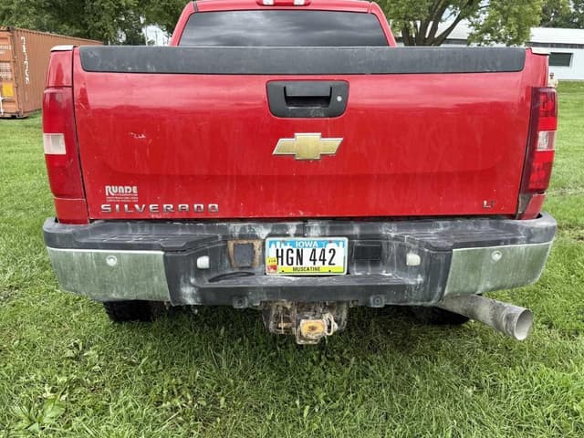 Image of Chevrolet 3500HD equipment image 3