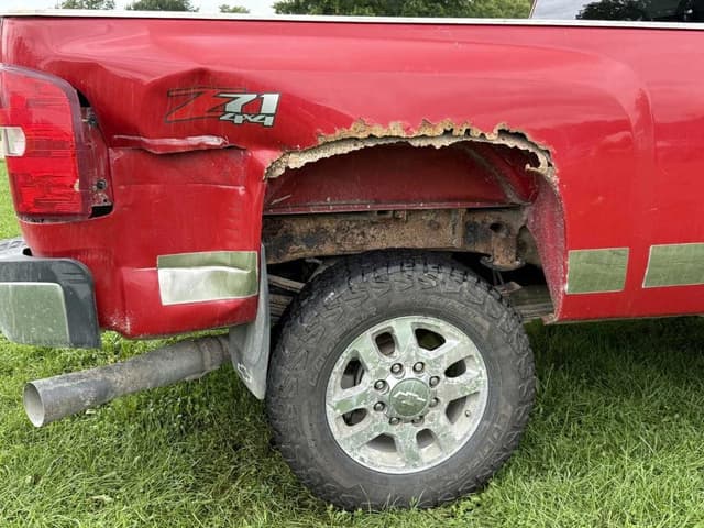 Image of Chevrolet 3500HD equipment image 4
