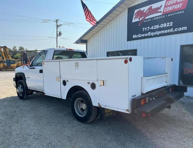 Image of Chevrolet 3500 equipment image 2