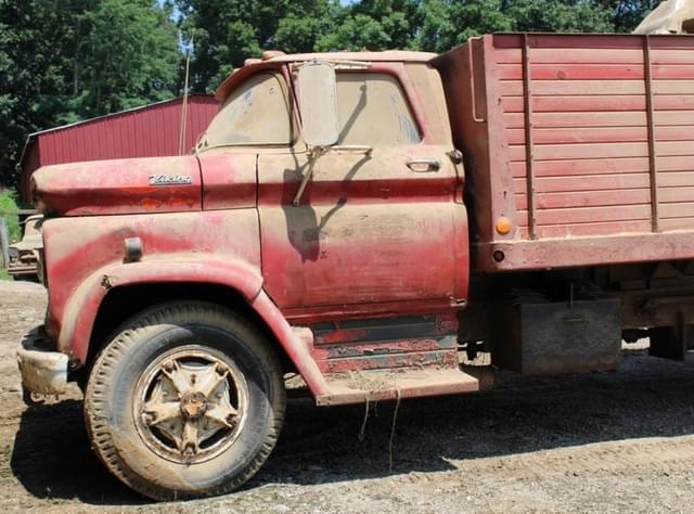 Image of Chevrolet 60 equipment image 4
