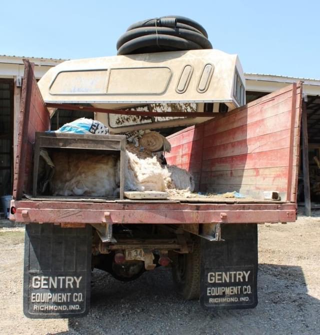 Image of Chevrolet 60 equipment image 3