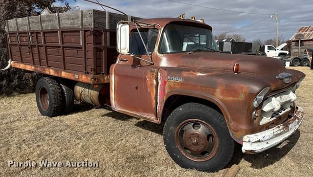 Image of Chevrolet 6400 equipment image 2