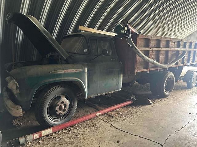 Image of Chevrolet 6400 equipment image 3