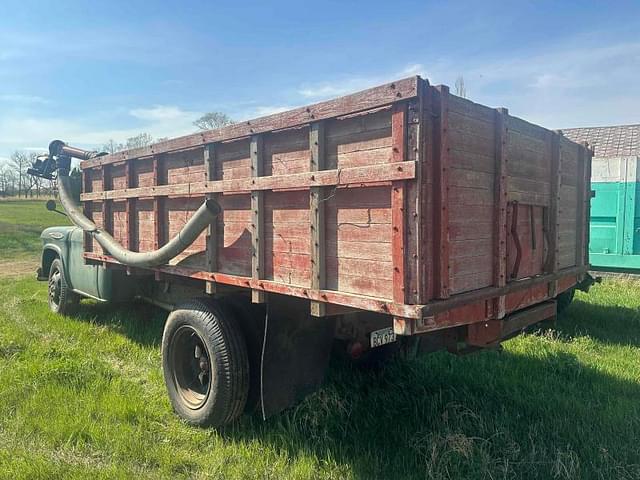 Image of Chevrolet 6400 equipment image 4