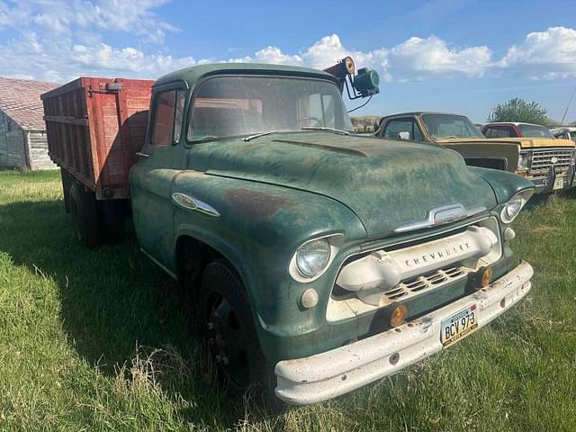 Image of Chevrolet 6400 equipment image 1